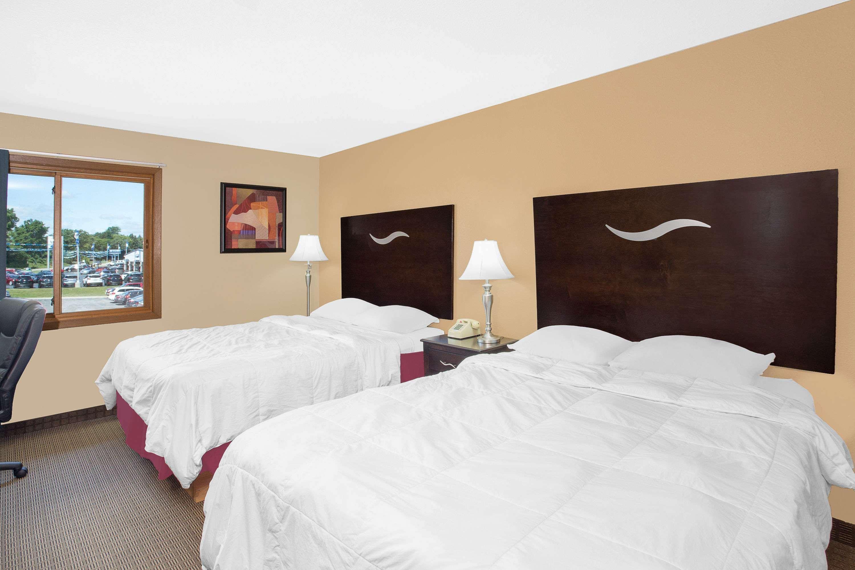 Super 8 By Wyndham Sheboygan Wi Motell Exteriör bild