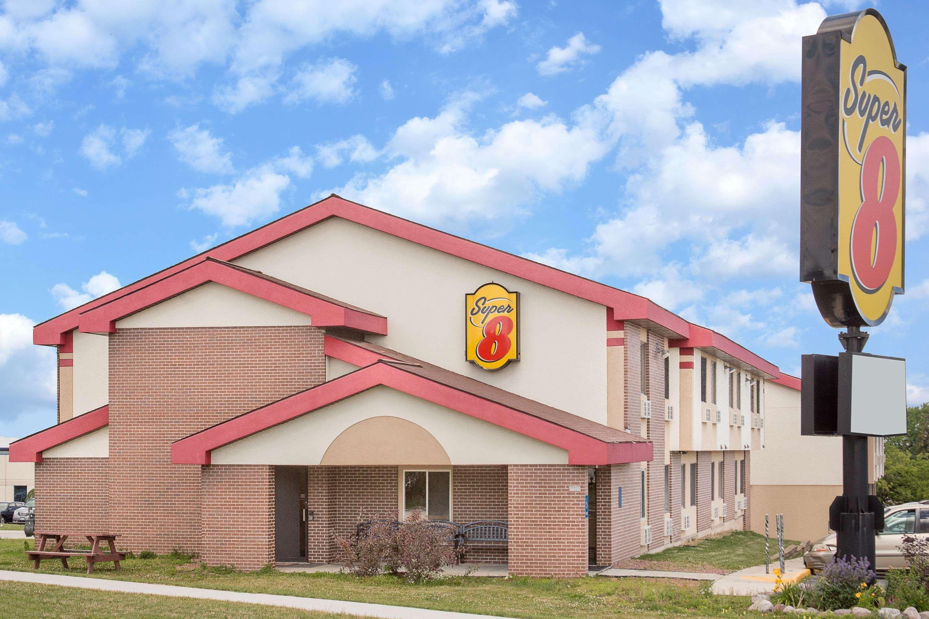 Super 8 By Wyndham Sheboygan Wi Motell Exteriör bild